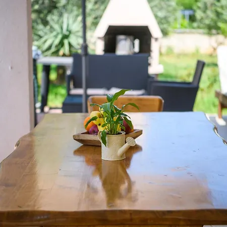 Semesterbostad Lovely Home In Marcana With Jacuzzi