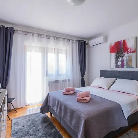 Lovely Home In Marcana With Jacuzzi Semesterbostad *